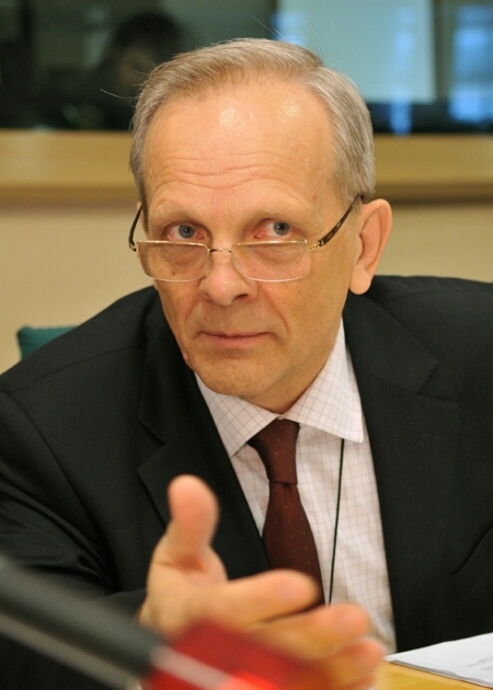 <b>Theodor Dumitru</b> Stolojan is a Romanian MEP and Vice Chair of the European ... - 53681